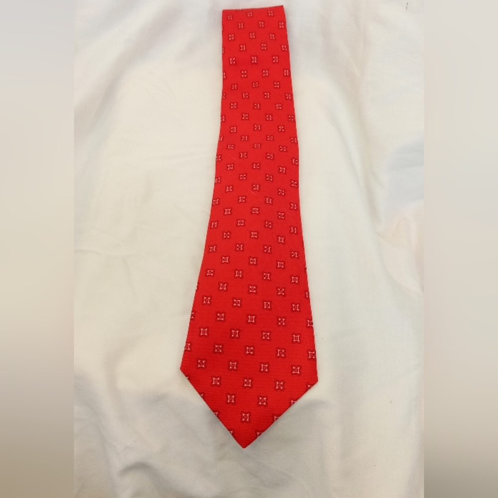 Elegant Red Patterned Men's Tie